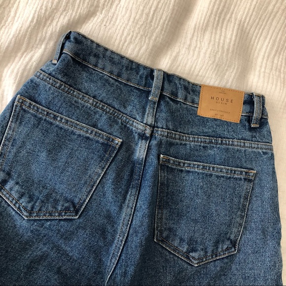 MID-WASH MOM JEANS - Picture 3 of 3